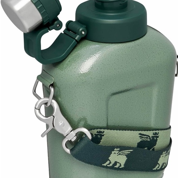 Stanley The Legendary Classic Hammertone Green Canteen. Like new. - Picture 4 of 6